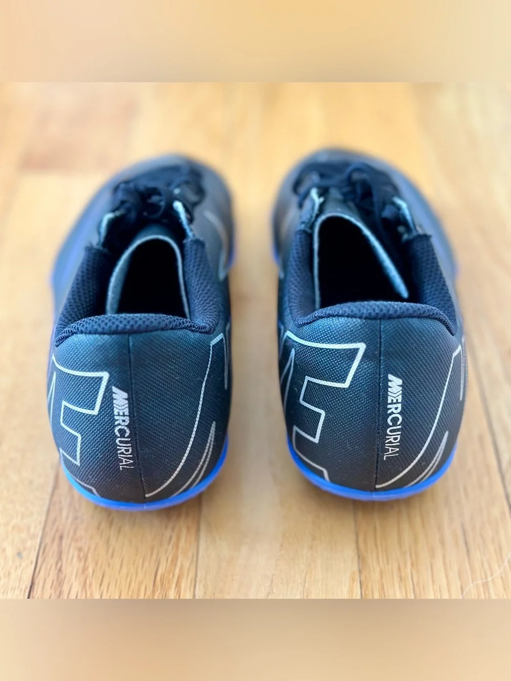 Nike Kids Soccer Cleats Black & Blue Size 3.5Y